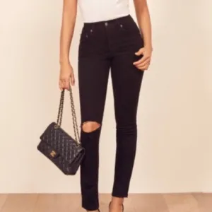 Reformation High Waist Rise Skinny Jean in Faded Black Destroyed sz 26