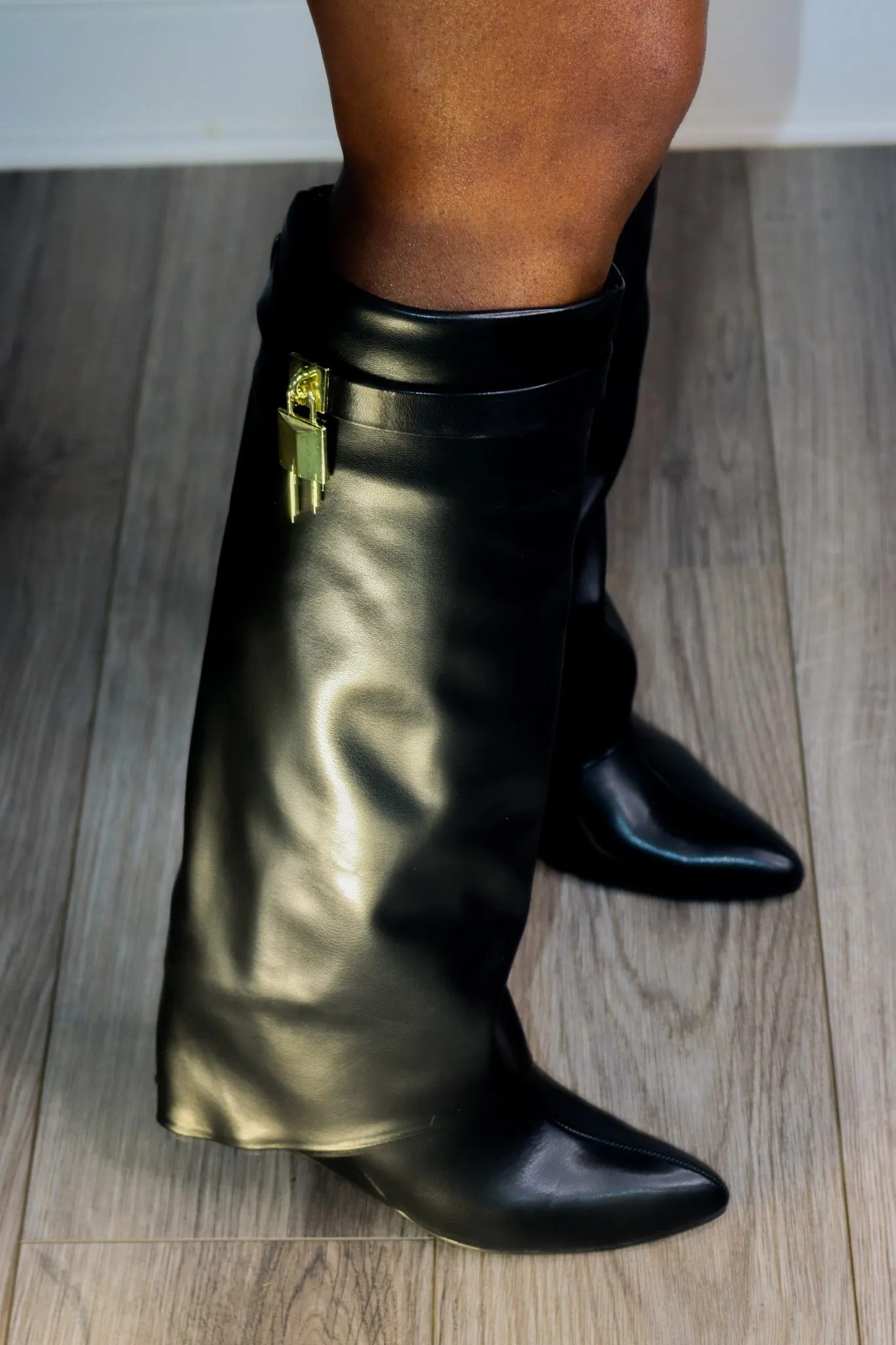 REMY | BLACK PADLOCK DETAIL WEDGE HEEL BOOT