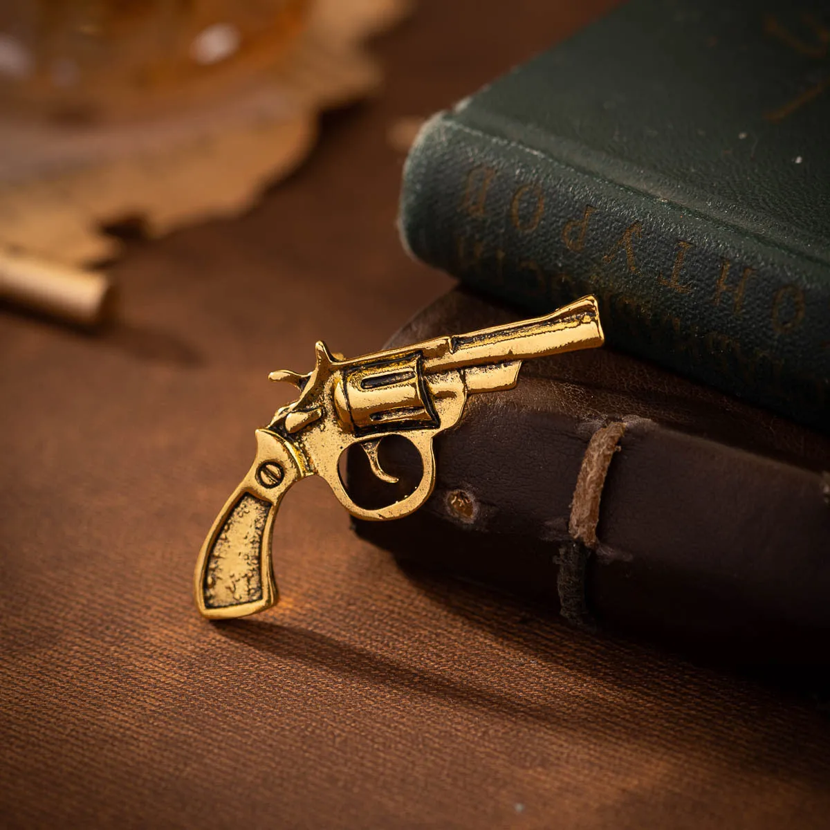 Retro Gold and Silver Revolver Brooch 4 Pack