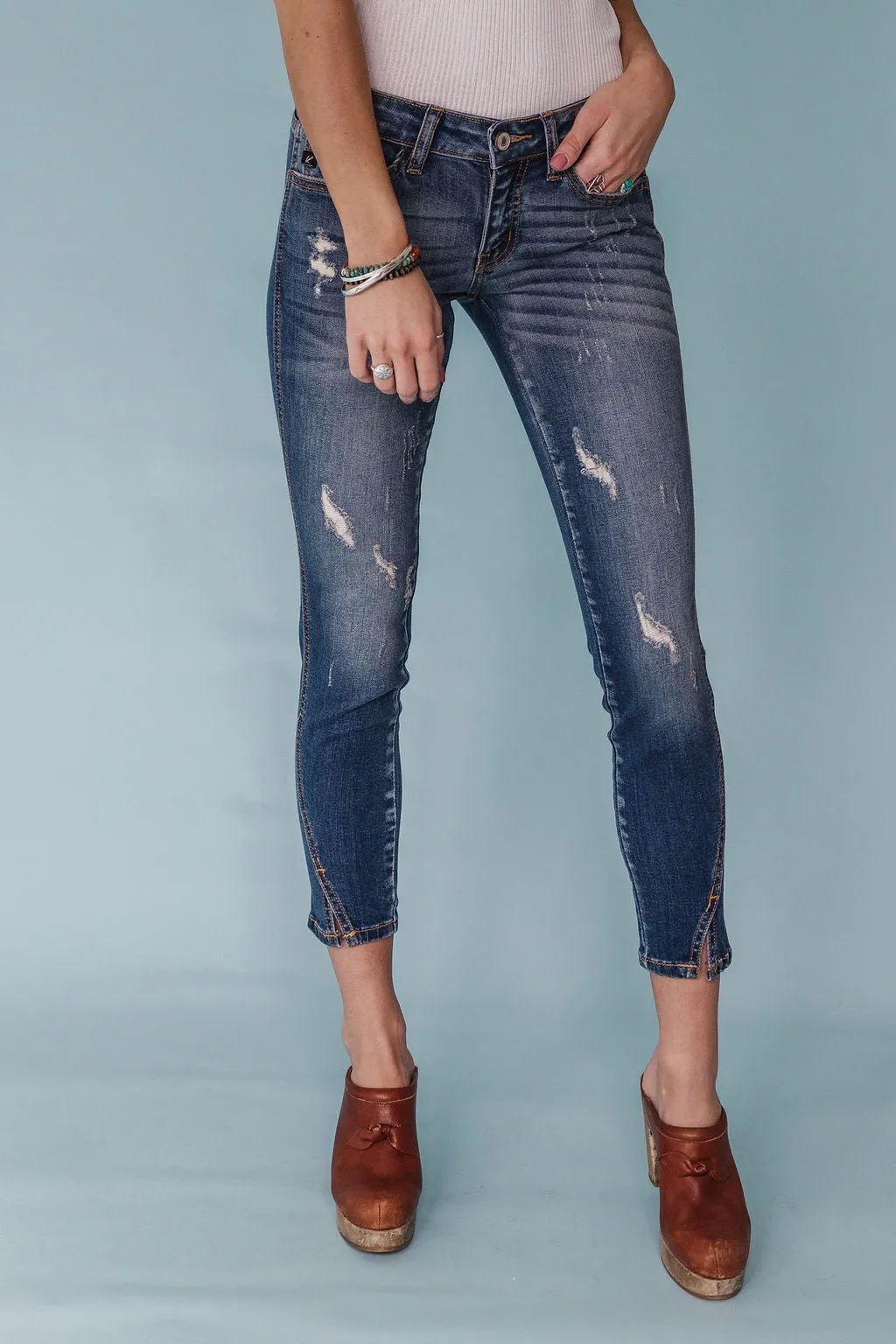 Shake It Off Kancan Distressed Split Ankle Skinny