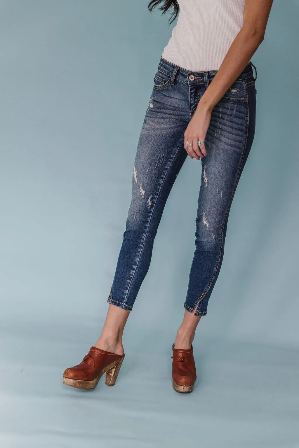Shake It Off Kancan Distressed Split Ankle Skinny