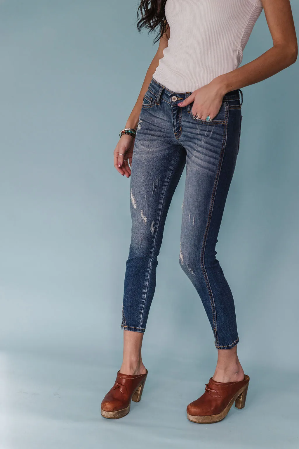 Shake It Off Kancan Distressed Split Ankle Skinny