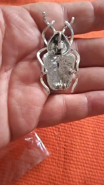 Silver plated beetle brooch retro vintage look highend design celebrity pin gg27