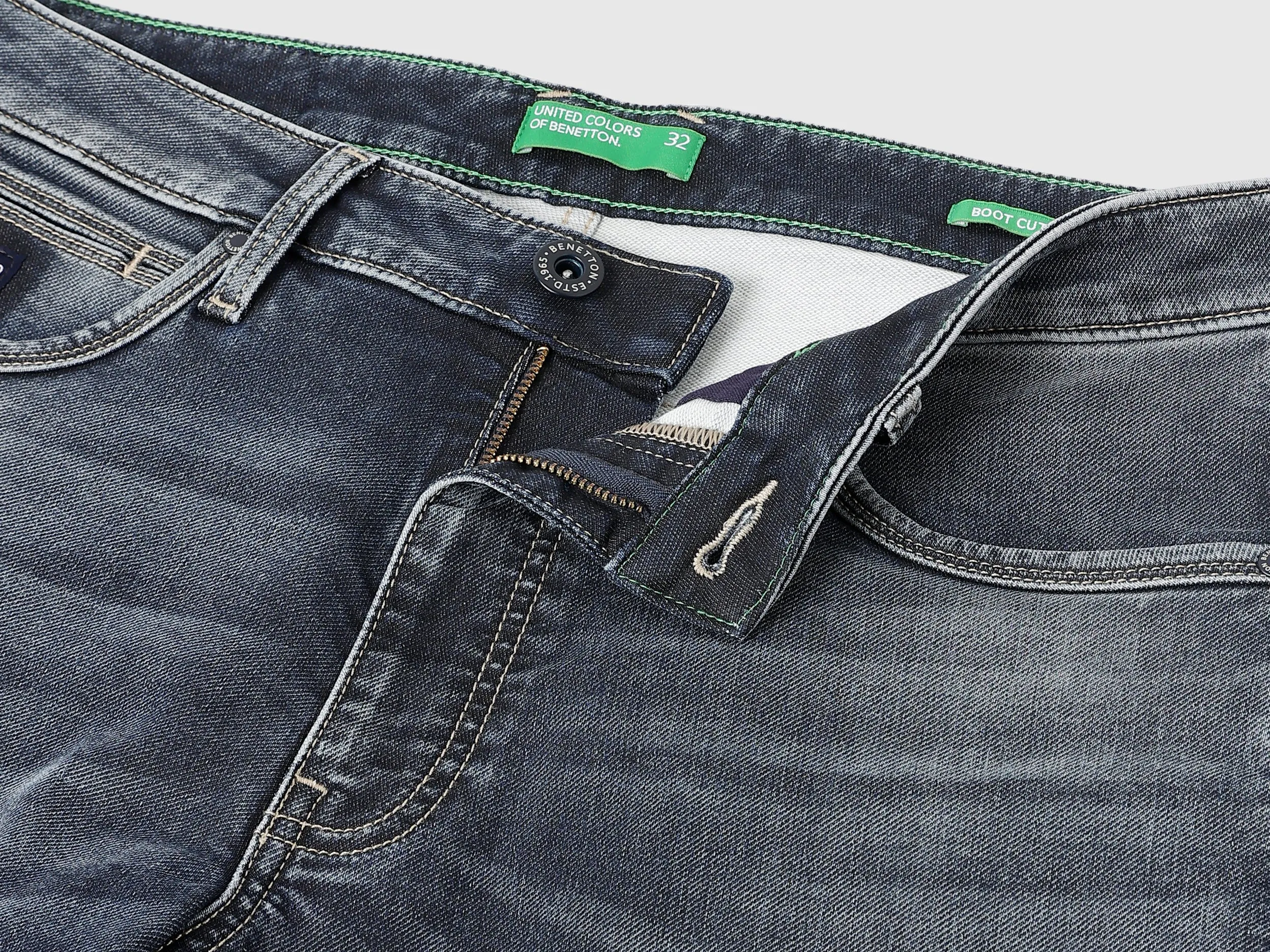 Solid Bootcut Fit Jeans