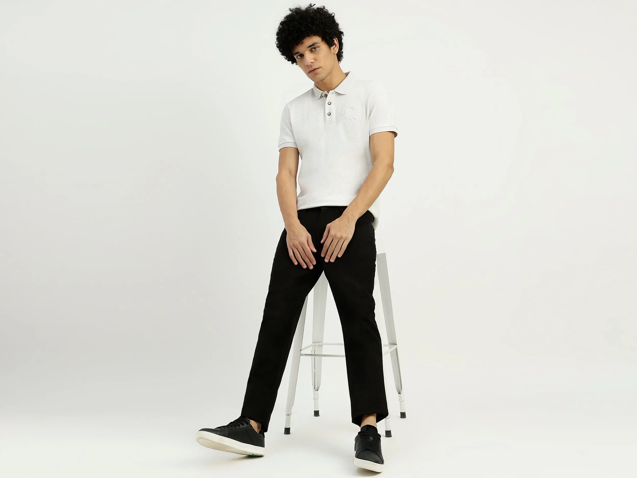 Solid Mid Rise Skinny Fit Jeans