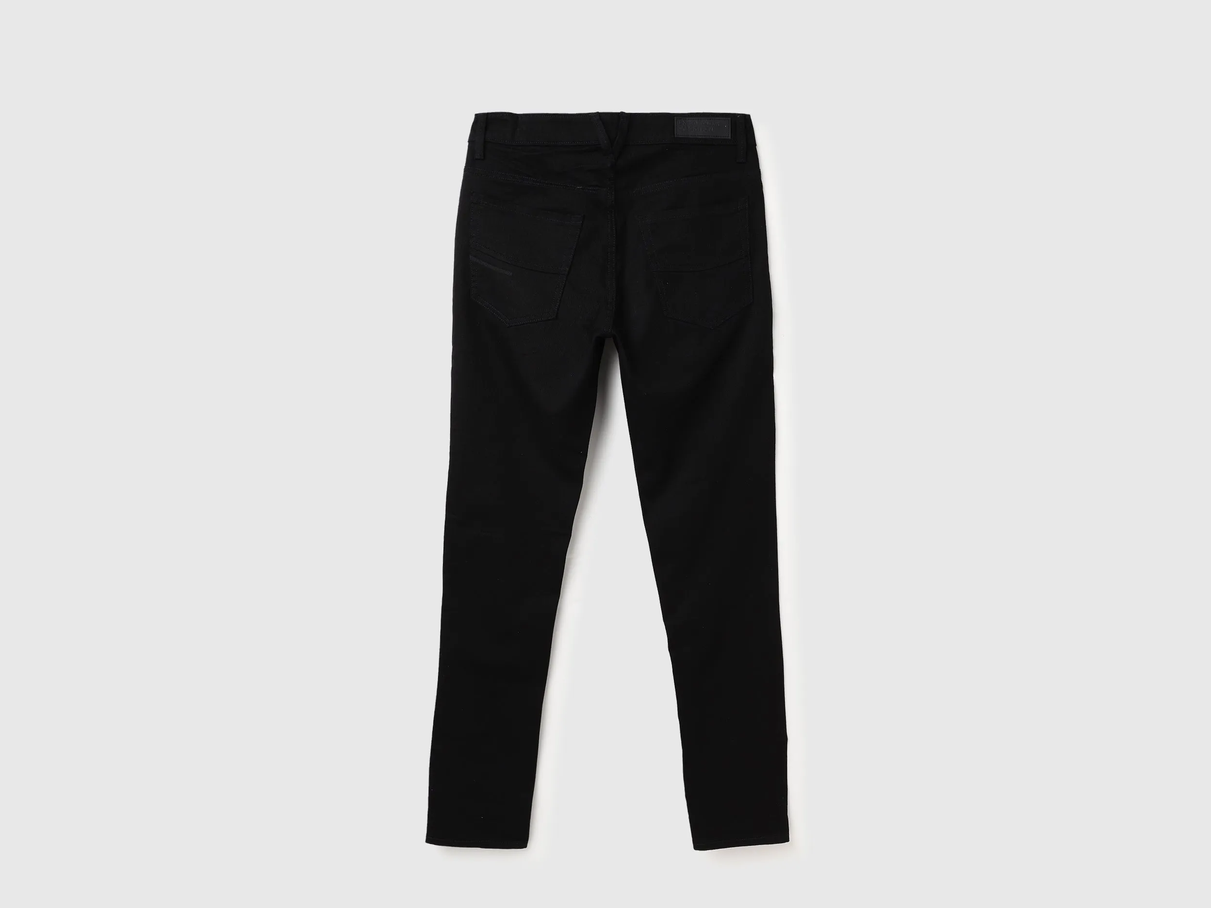 Solid Mid Rise Skinny Fit Jeans