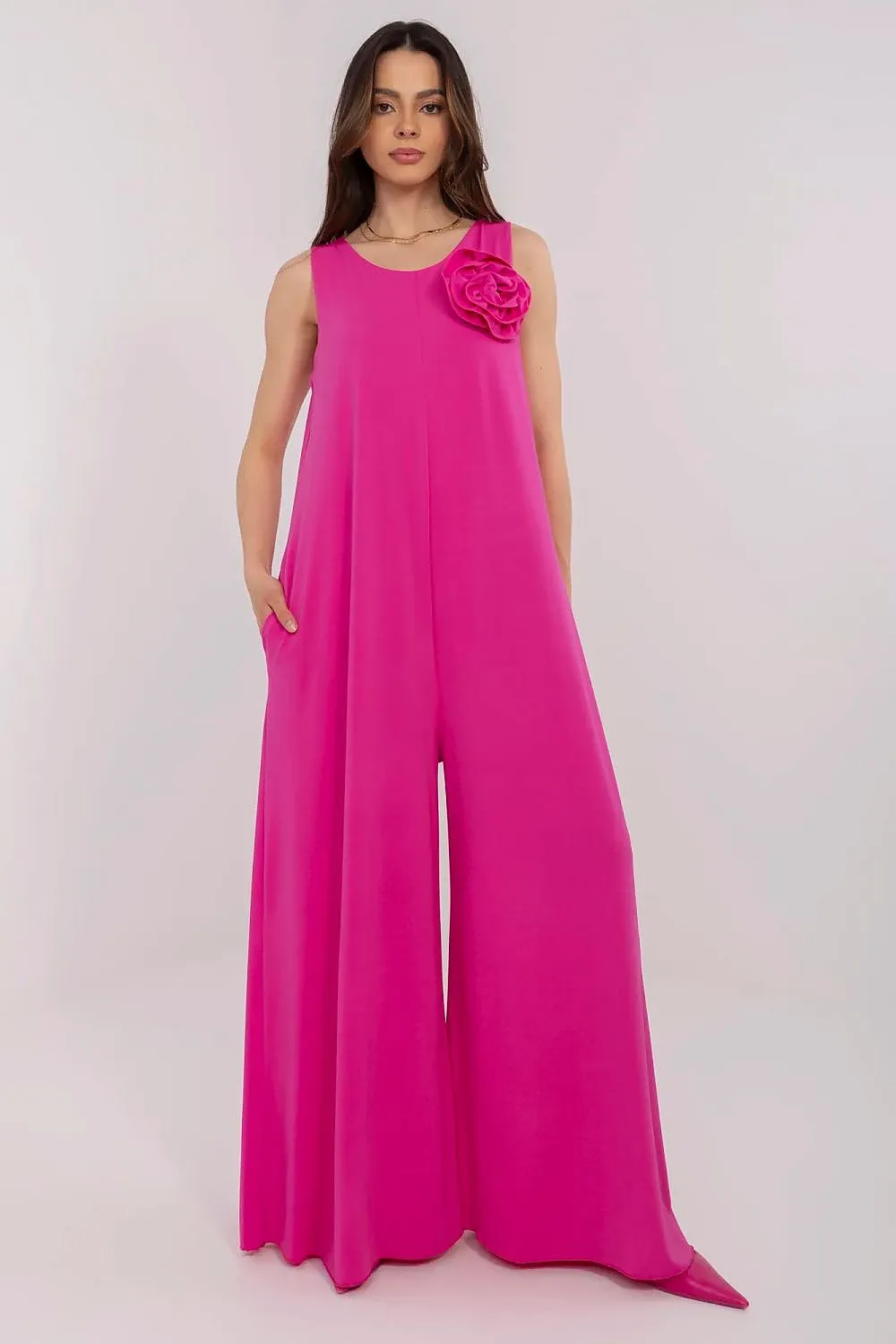 Stylish women's flower-shaped brooch jumpsuit