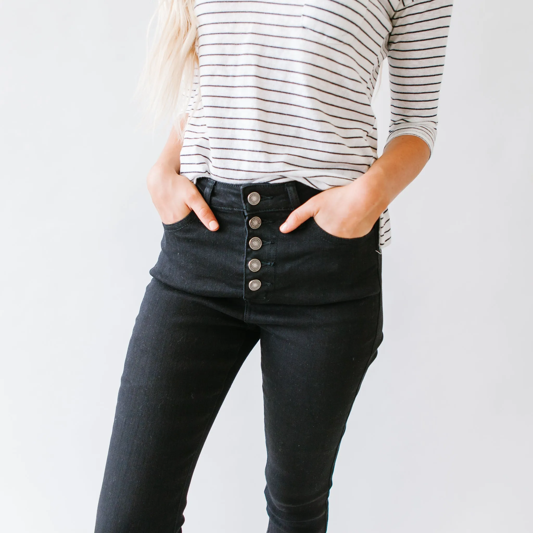 Superstar Kancan High Rise Button Skinny in Black