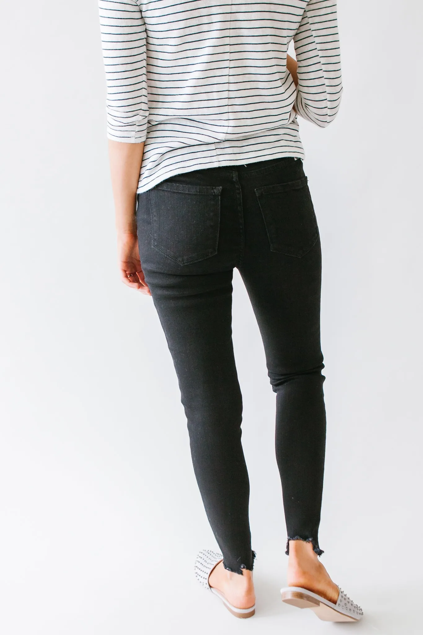 Superstar Kancan High Rise Button Skinny in Black