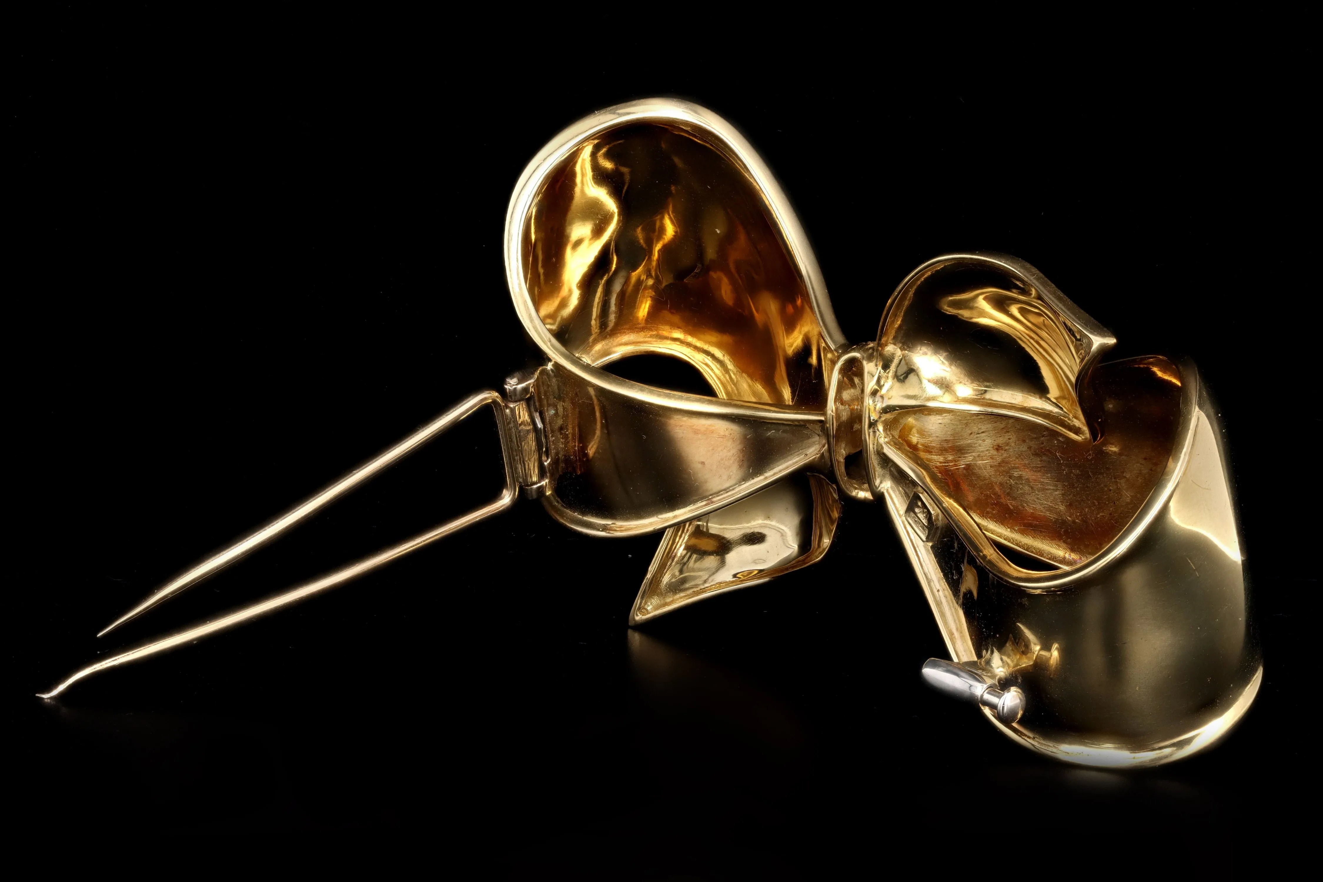 Vintage 18K Yellow Gold Diamond Bow Brooch