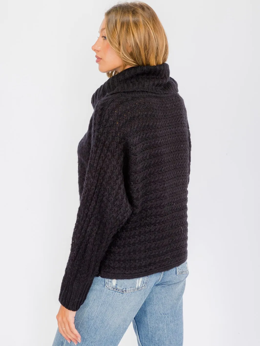 WOMEN'S LONG SLEEVE TURTLE NECK KNIT PULLOVER SWEATER