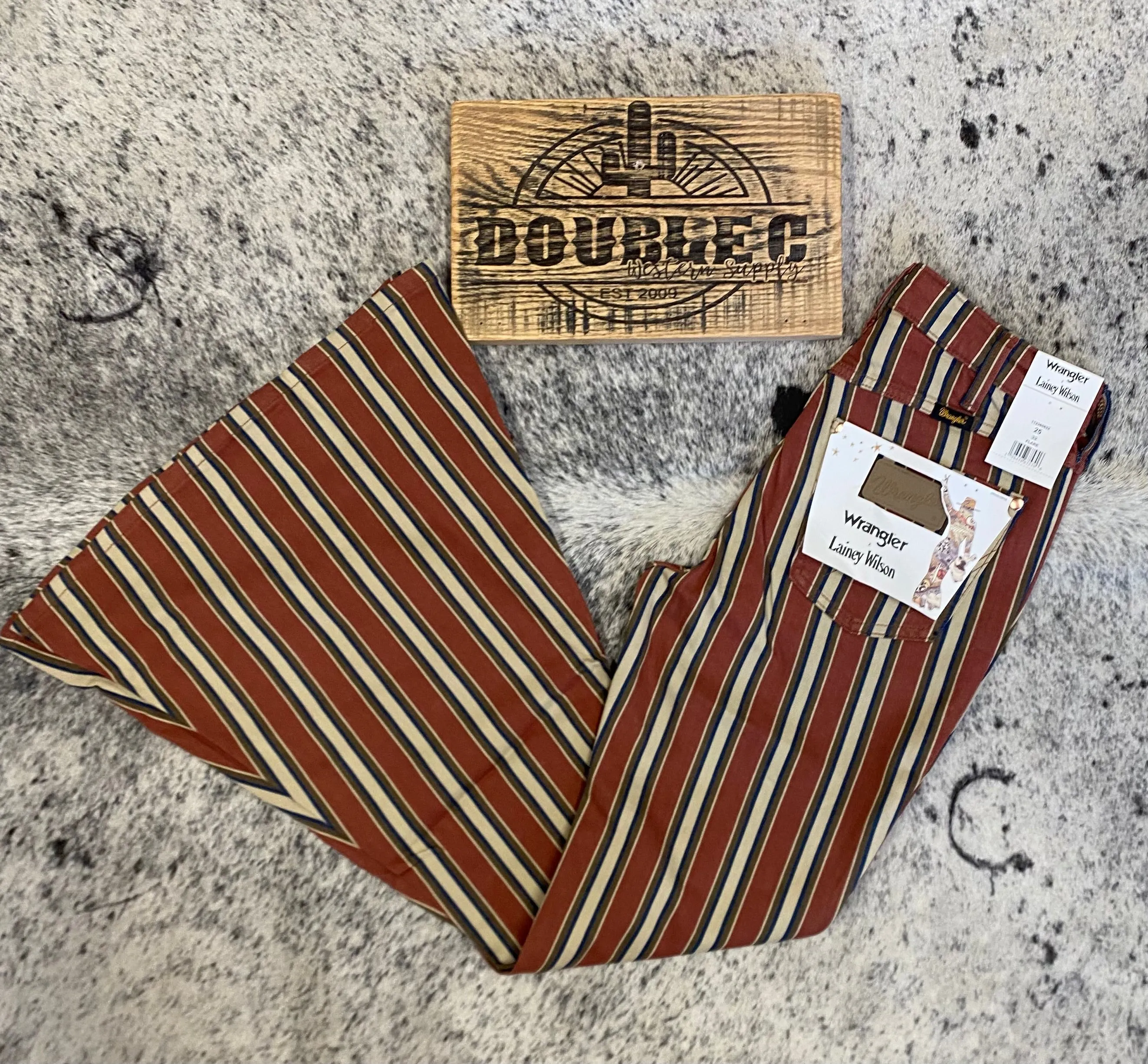 Wrangler® X Lainey Wilson Clay Denay Flare Jean - Henna